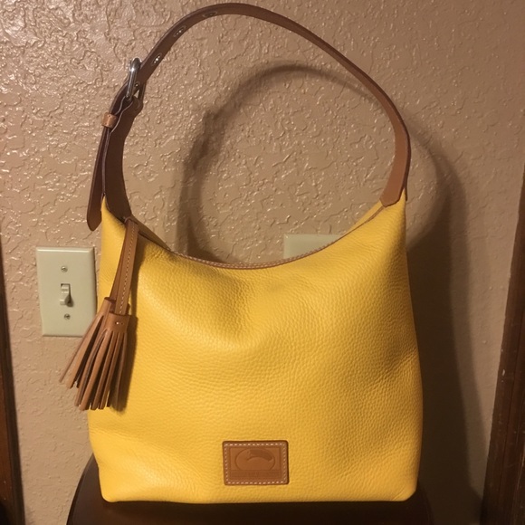Dooney & Bourke Dandelion Paige Sac Leather Hobo - Picture 2 of 8